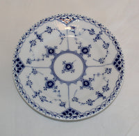 royal copenhagen blue fluted porcelain side dish 575. for sale. musselmalet side tallerken nr 575. til salg